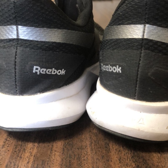 Barely used Reebok women’s shoe size 9us - Picture 4 of 4